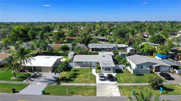 Cutler Ridge, 20540 Gulfstream Rd, Cutler Bay, Florida 33189, image 2