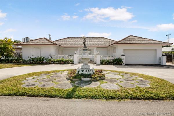 Palm Beach Isles, 1221 Bimini Ln, Riviera Beach, Florida 33404, image 2
