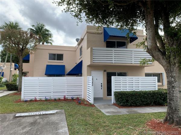 Arbor Courts, 14362 SW 97th Ter, The Hammocks, Florida 33186, image 2