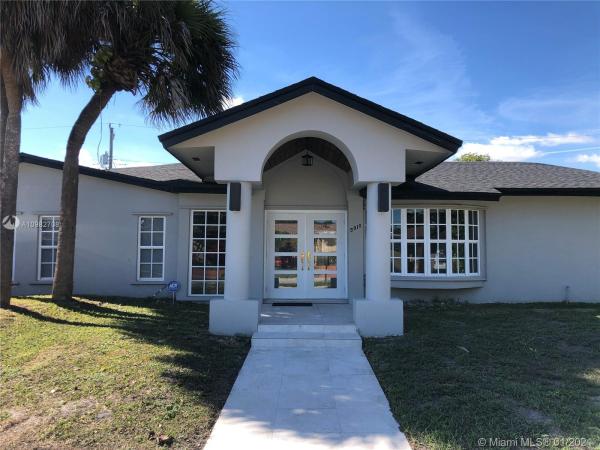 Darlington Manor, 5910 SW 93rd Pl, Sunset, Florida 33173, image 2