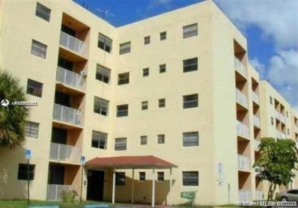 Fontainebleau Gardens, 8075 NW 7th St #114, Fountainebleau, Florida 33126, image 2