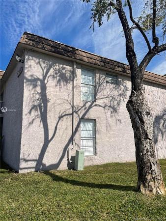 Kendall Acres, 10387 SW Kendall Dr #R6, Kendall, Florida 33176, image 2