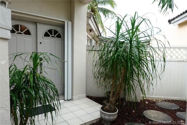 Shoma Homes At Tamiami, 886 NW 132nd Ave W, Tamiami, Florida 33182, image 2