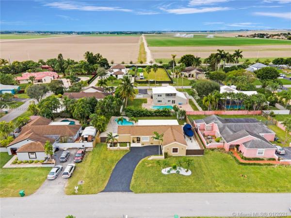 Weitzer Shauna Meadows, 15460 SW 155th Ct, Richmond West, Florida 33187, image 2