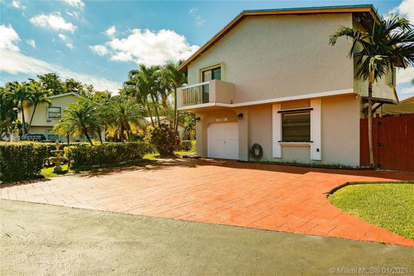 Hacienda Estates, 11541 SW 34th Ln, University Park, Florida 33165, image 2