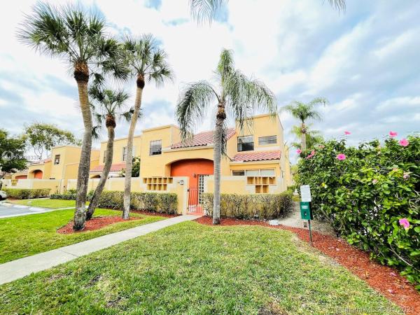 Mariner Village Townhouses, 20907 Leeward Ct #258-5, Aventura, Florida 33180, image 2