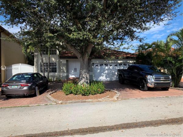 Marbella Park, 20048 NW 86th Ct, Hialeah, Florida 33015, image 2