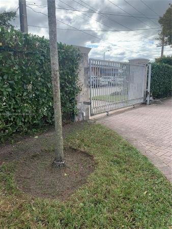 Johnson Von Dohlen Homes, 8601 SW 70th St, Glenvar Heights, Florida 33143, image 2