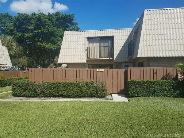 Village Of Sandalwood Lakes South, 5520 55th Way, West Palm Beach, Florida 33409, image 2