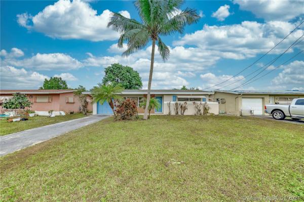 Gold Key Villas, 6877 NW 28th St, Sunrise, Florida 33313, image 2