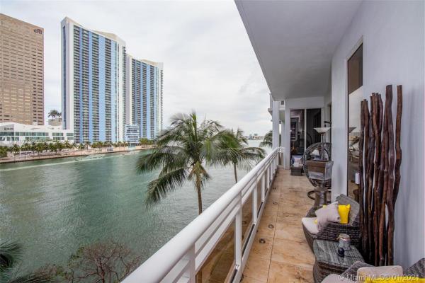 Carbonell, 901 Brickell Key Blvd #505, Miami, Florida 33131, image 2