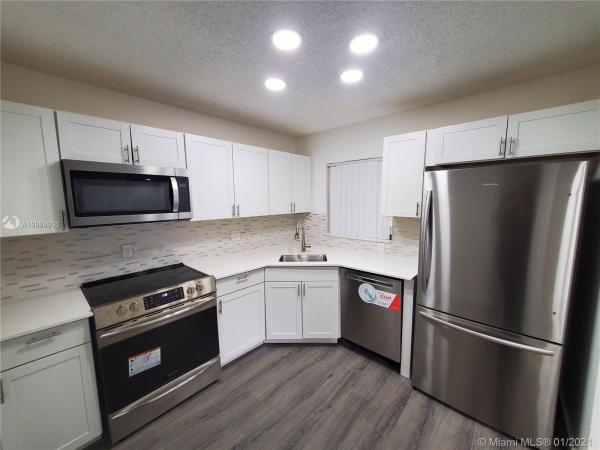 Karanda Village 7, 4161 Carambola Cir S #2158, Coconut Creek, Florida 33066, image 1