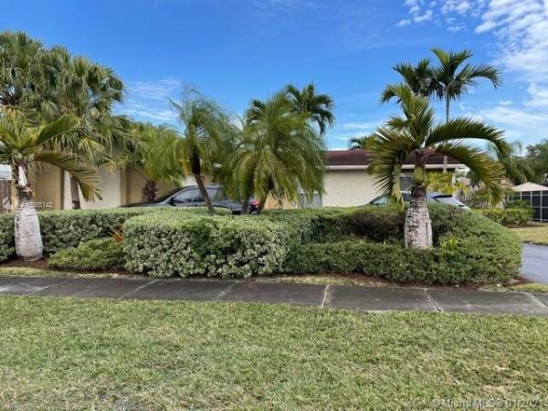 Kendale Lakes No HOA, 13901 SW 75th St, Kendale Lakes, Florida 33183, image 2