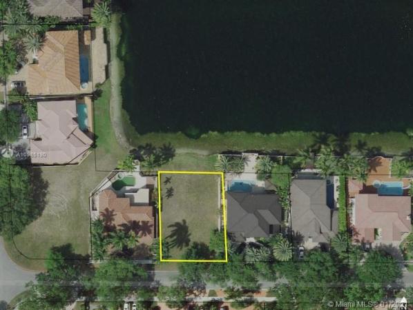 Royal Oaks, 8585 NW 166th Ter, Miami Lakes, Florida 33016, image 2