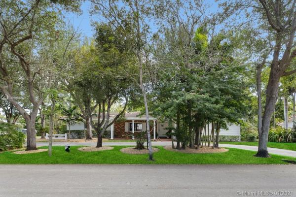 Country Squire Mnr, 13205 SW 71st Ave, Pinecrest, Florida 33156, image 2