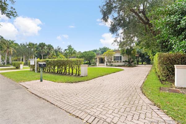 North Pinecrest, 6100 SW 90th St, Pinecrest, Florida 33156, image 2