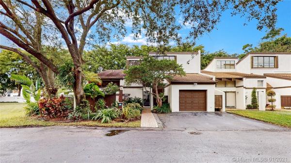 Cherry Grove Club Estates, 8640 SW 94th St, Kendall, Florida 33156, image 2