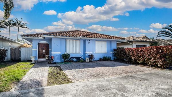 Natalie Homes, 14564 SW 113th St, The Hammocks, Florida 33186, image 2