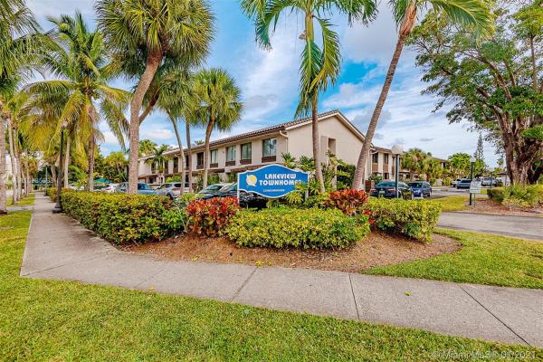 Lakeview Townhomes, 16449 NE 26th Ave #16, North Miami Beach, Florida 33160, image 2