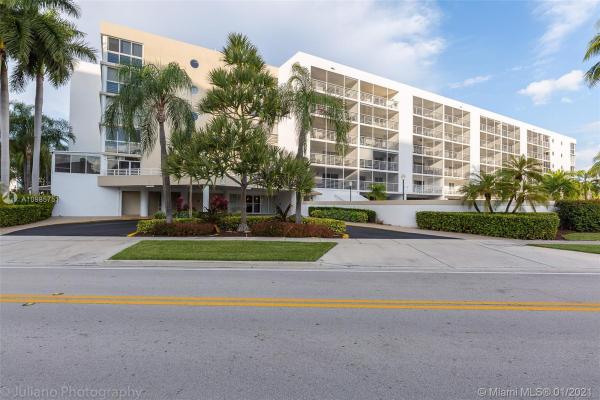 Le Frontenac, 17801 N Bay Rd #512, Sunny Isles Beach, Florida 33160, image 2
