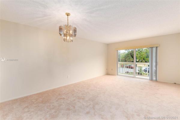 Village Of Kings Creek, 8101 Camino Real #C-220, Glenvar Heights, Florida 33143, image 2