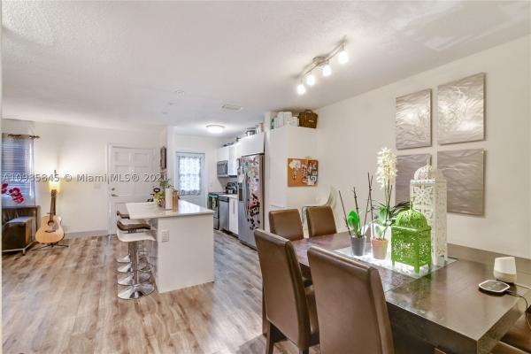 Town & Country, 1431 S 14th Ave #204, Hollywood, Florida 33020, image 1