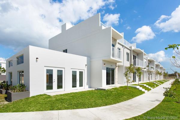 Vittoria Gardens, 13738 SW 259th Ln, Naranja, Florida 33032, image 2