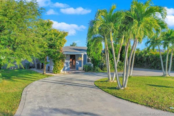 Johnscott, 983 NE 4th Ave, Homestead, Florida 33030, image 2