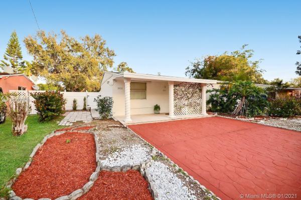 Heritage Lake Estates, 3921 N 68th Ave, Hollywood, Florida 33024, image 2