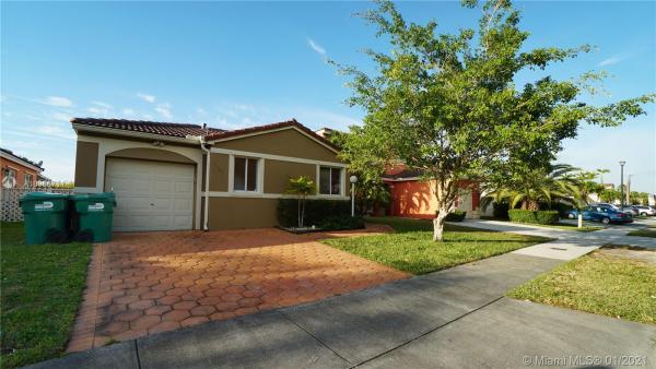 Weitzer Serena Lakes West, 17506 SW 143rd Pl, Richmond West, Florida 33177, image 2
