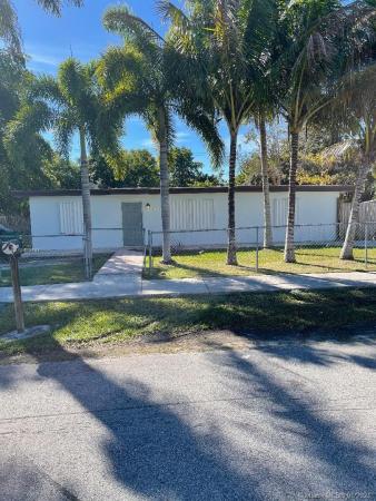 Leisure City Residential, 15364 Leisure Dr, Leisure City, Florida 33033, image 2