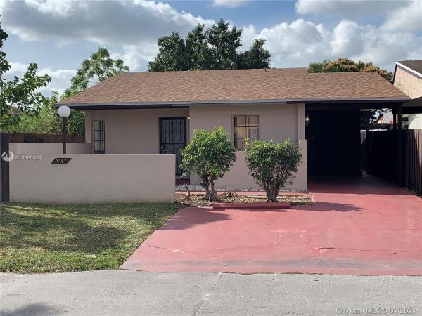 Lakes Of Acadia, 5547 NW 194th Cir Ter, Miami Gardens, Florida 33055, image 2