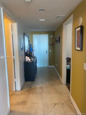 One Fifty One At Biscayne, 15051 NE Royal Oaks Ln #1002, North Miami, Florida 33181, image 2