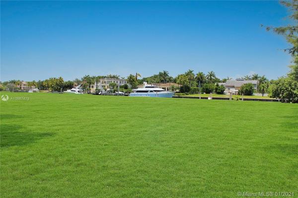Gables Estates, 20 Casuarina Concourse, Coral Gables, Florida 33143, image 2