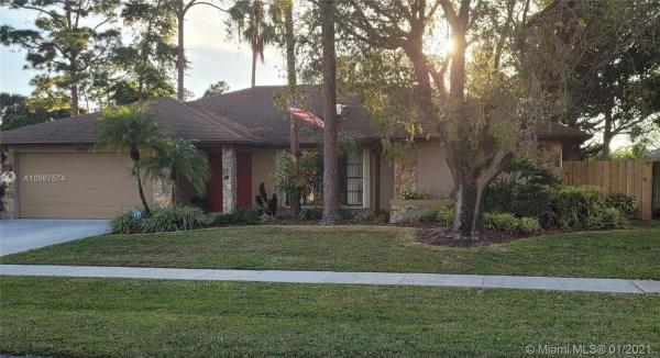 Sugar Pond Manor, 13621 Exotica Ln, Wellington, Florida 33414, image 2