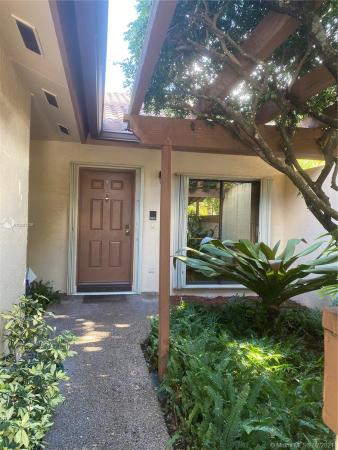 Kings Court West, 8575 SW 113th Ct, Kendall, Florida 33173, image 2