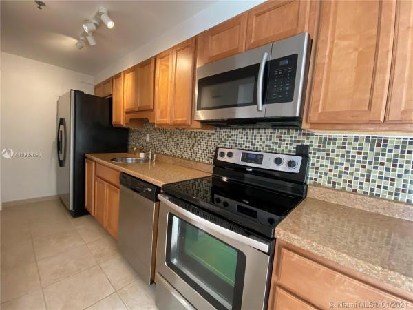 The Islander, 1255 Collins Ave #408, Miami Beach, Florida 33139, image 2