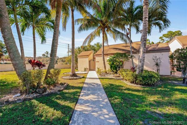 Cinnamon, 11013 Nutmeg Dr, Palm Beach Gardens, Florida 33418, image 2