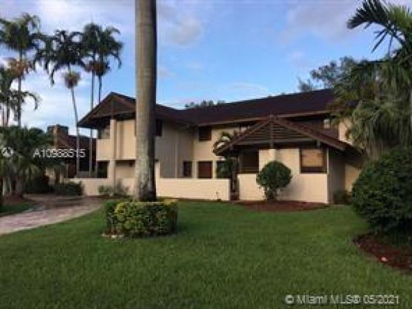 Country Club Of Miami Estates, 19431 E Oakmont Dr, Country Club, Florida 33015, image 2