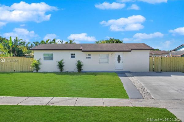 Kingswood Manor, 29914 SW 149th Ct, Leisure City, Florida 33033, image 1