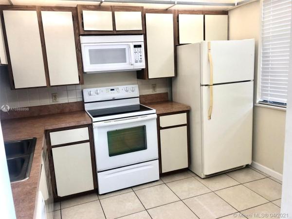 Whitehall 2 Of Pine Island Ridge, 1705 Whitehall Dr #305, Davie, Florida 33324, image 2