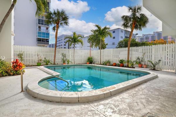 Blue Pelican, 300 Galen Dr #202, Key Biscayne, Florida 33149, image 1