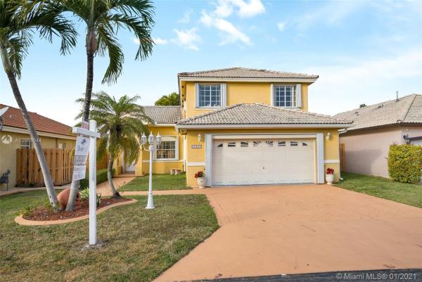 Lago Mar South, 15847 SW 85th Ln, Kendall, Florida 33193, image 2