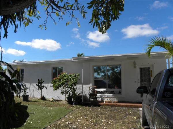 Westwood Lakes Residential, 4130 SW 107th Pl, Westwood Lakes, Florida 33165, image 2