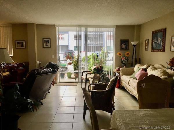 El Conquistador, 14165 SW 87th St #D102, Kendale Lakes, Florida 33183, image 1