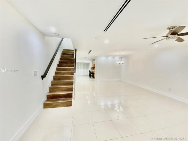 Taracoma Townhomes, 13725 SW 84th St #H, Kendale Lakes, Florida 33183, image 2