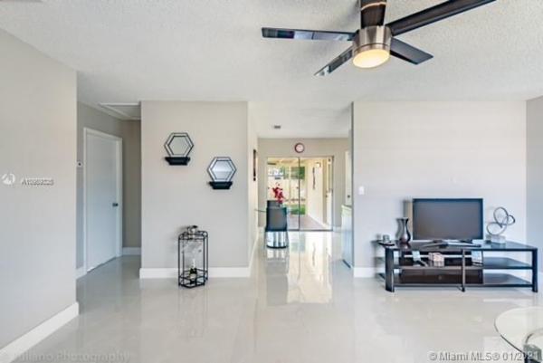 Palm Beach Villas, 4694 Chariot Cir, Greenacres, Florida 33463, image 2