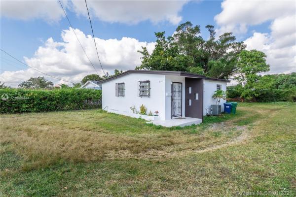 Goulds No HOA, 11825 SW 221st St, Goulds, Florida 33170, image 2