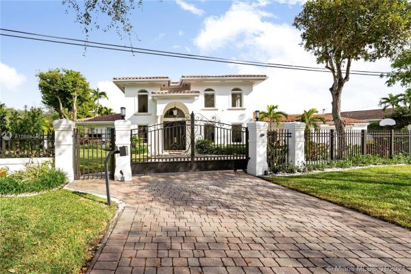 4801 Orduna Dr, Coral Gables, Florida 33146, image 2