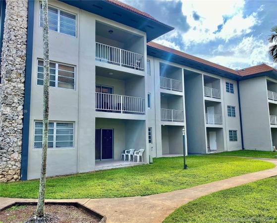 Lake Placid, 13900 Lake Placid Ct #26, Miami Lakes, Florida 33014, image 2